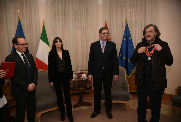 monika-beluci-emir-kusturica-aleksandar-vucic-prijem-vlada-srbije-foto-nebo-1487947608-1113661