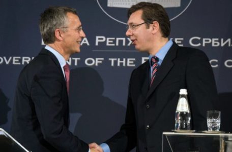 Stoltenberg i Vucic