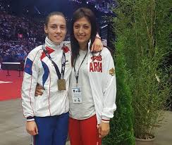 Jovana Prekovic ( levo) Roksanda      Atanasov ( desno)