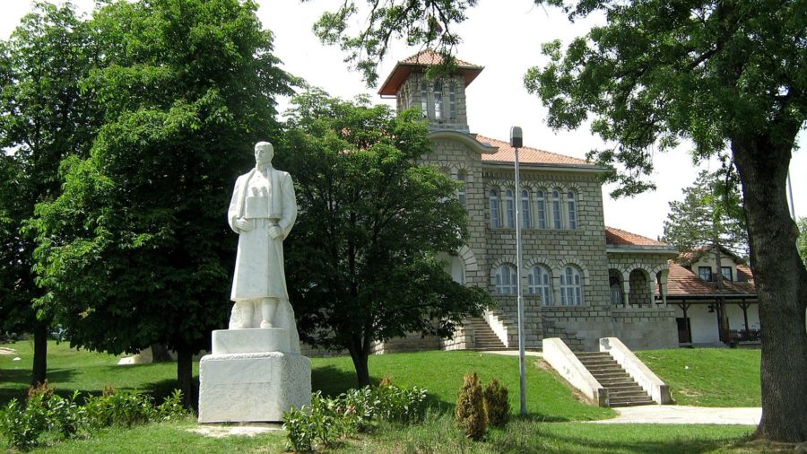 Orašac,_Narodna_spomen_škola_-_panoramio