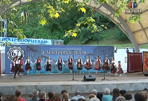 FireShot Capture 1863 - RTV Šumadija - Festival dečijeg folklora _Oni koji dolaze_ - YouTube_ - www.youtube.com